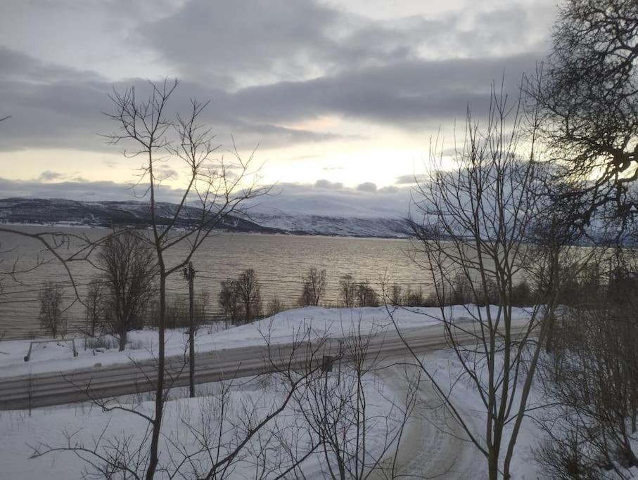 Apartment In Tromso With Sea And Mountain View Exterior foto